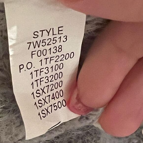 Beautiful like new Lucky Brand gray cozy sweater size M - Picture 8 of 9